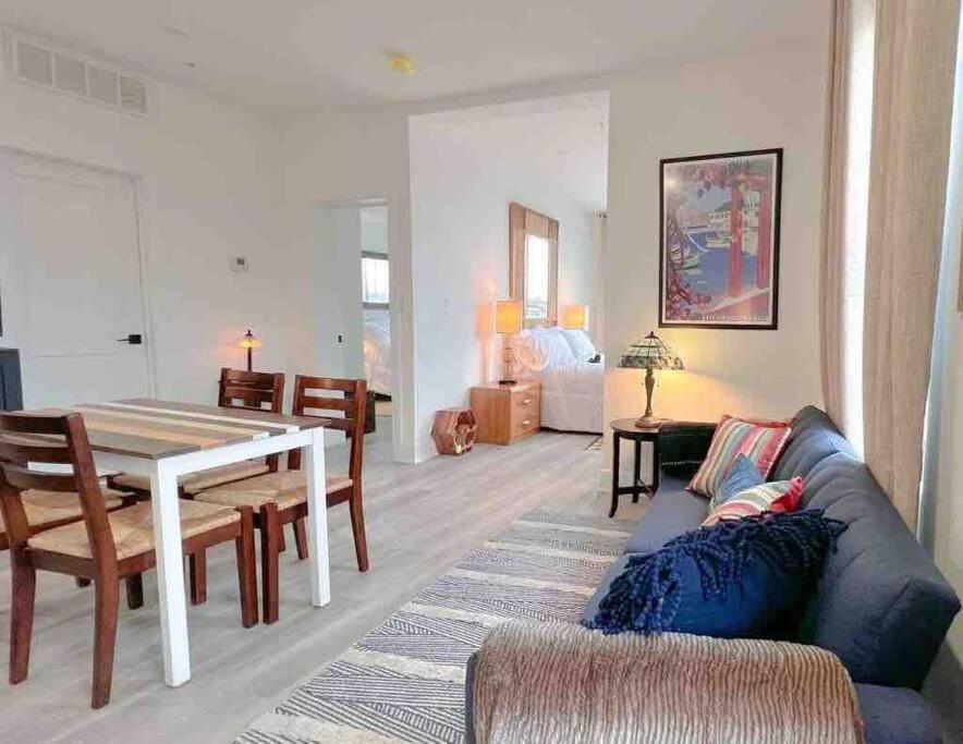 Luxury Penthouse , Private Roofdeck & Amazing View Holiday home *